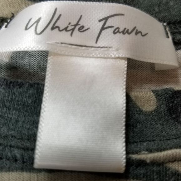 WHITE FAWN Camo Tee Shirt Embroidered Rose - Picture 3 of 4